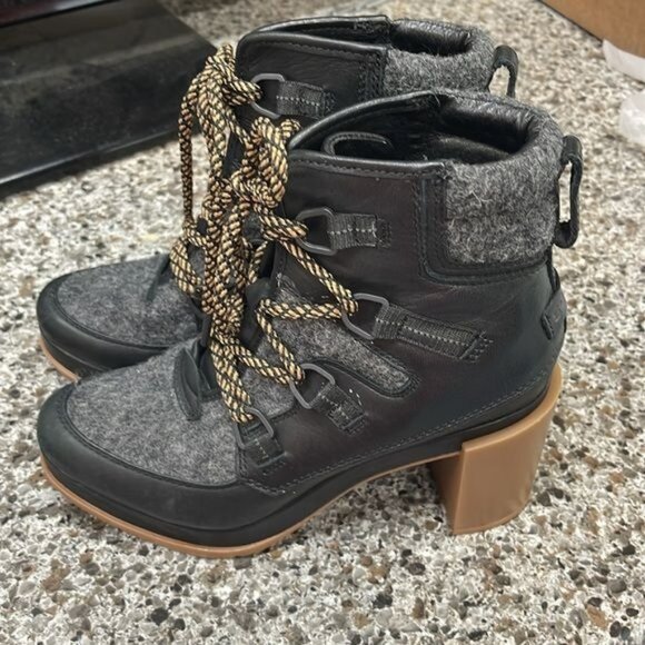 Sorel Women's Blake Waterproof Lace-Up Booties women’s 8 chunky platform shoes - Picture 6 of 16